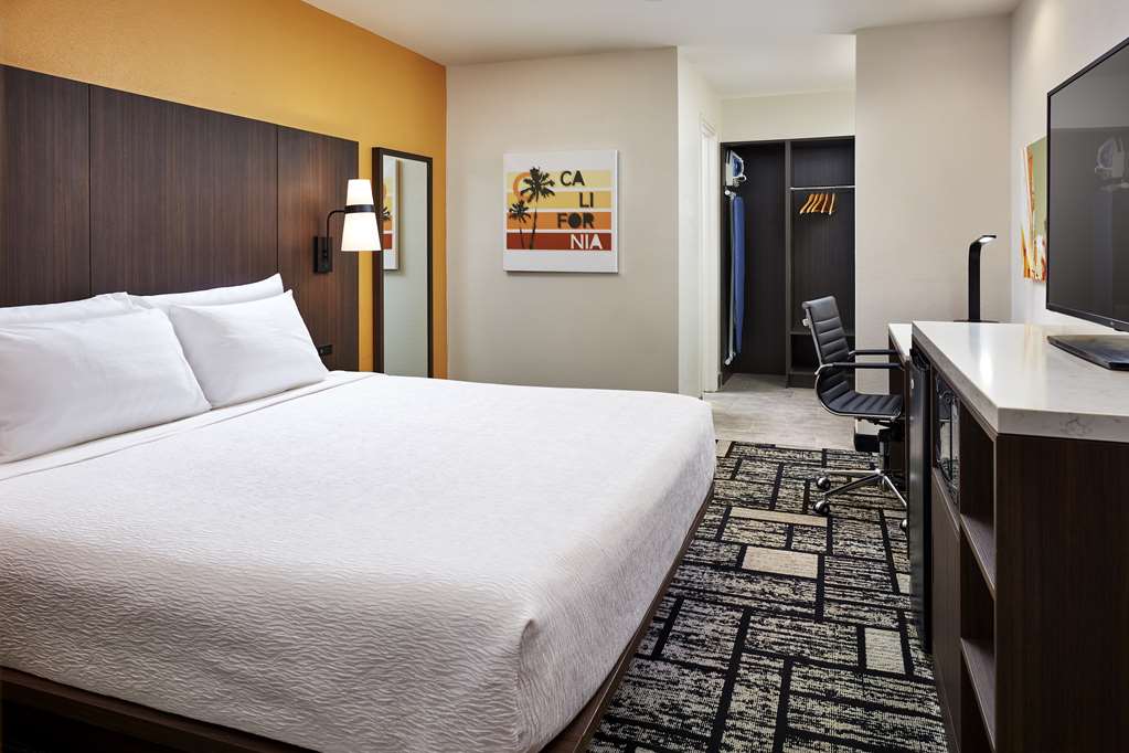 Фото Best Western Plus Meridian Inn & Suites, Anaheim-Orange
