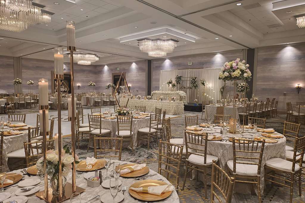 Фото DoubleTree by Hilton Hotel Modesto