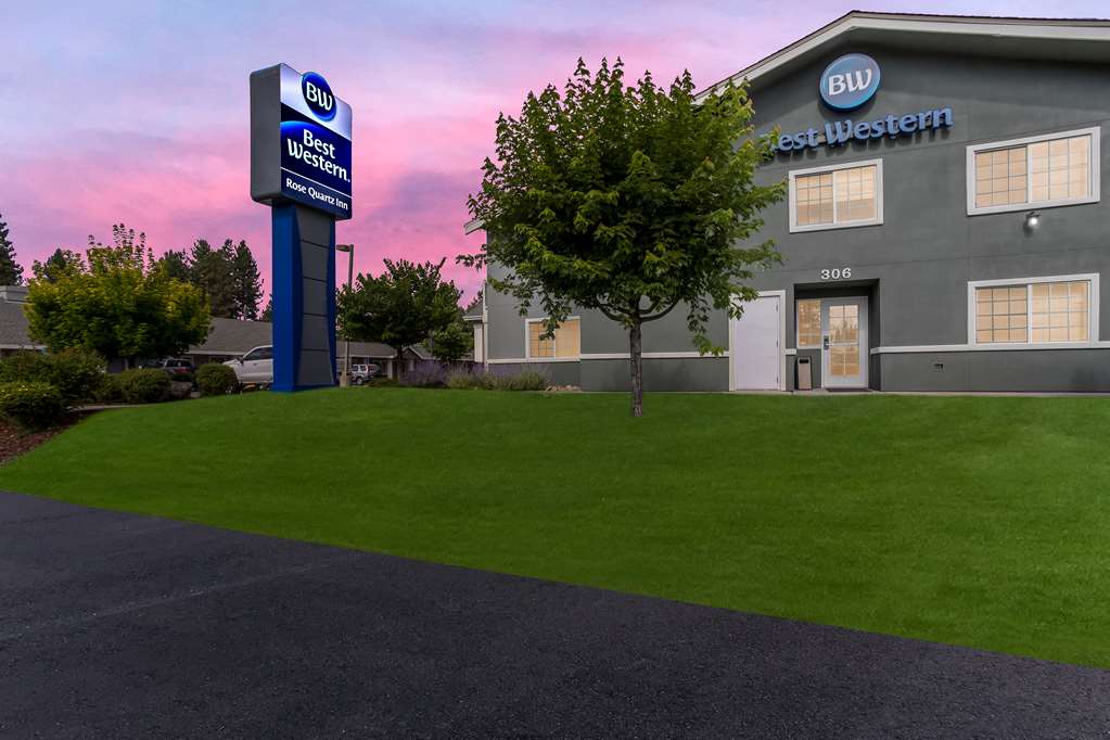 Фото Best Western Rose Quartz Inn