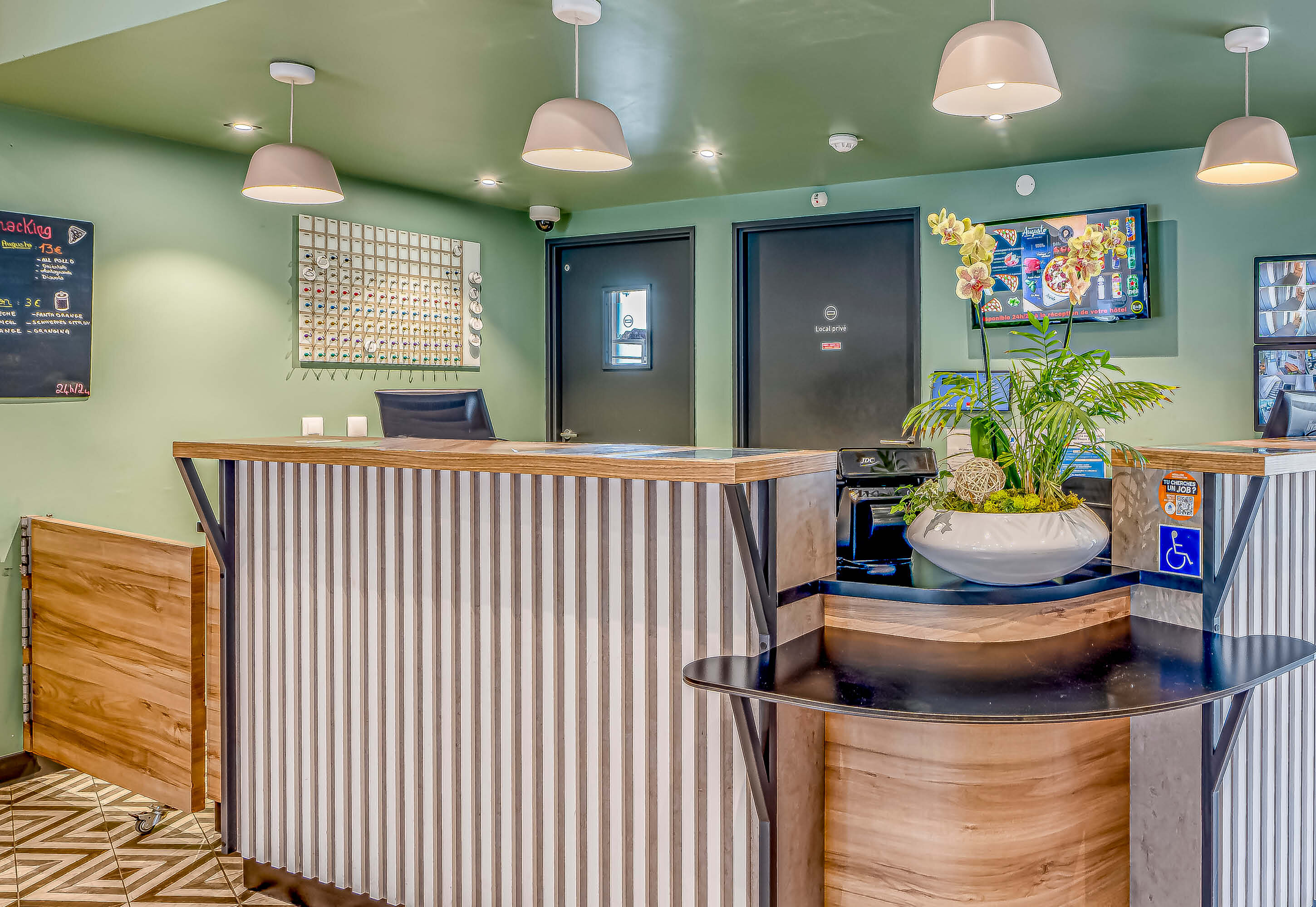 Фото B&B HOTEL Bordeaux Centre Gare Saint-Jean