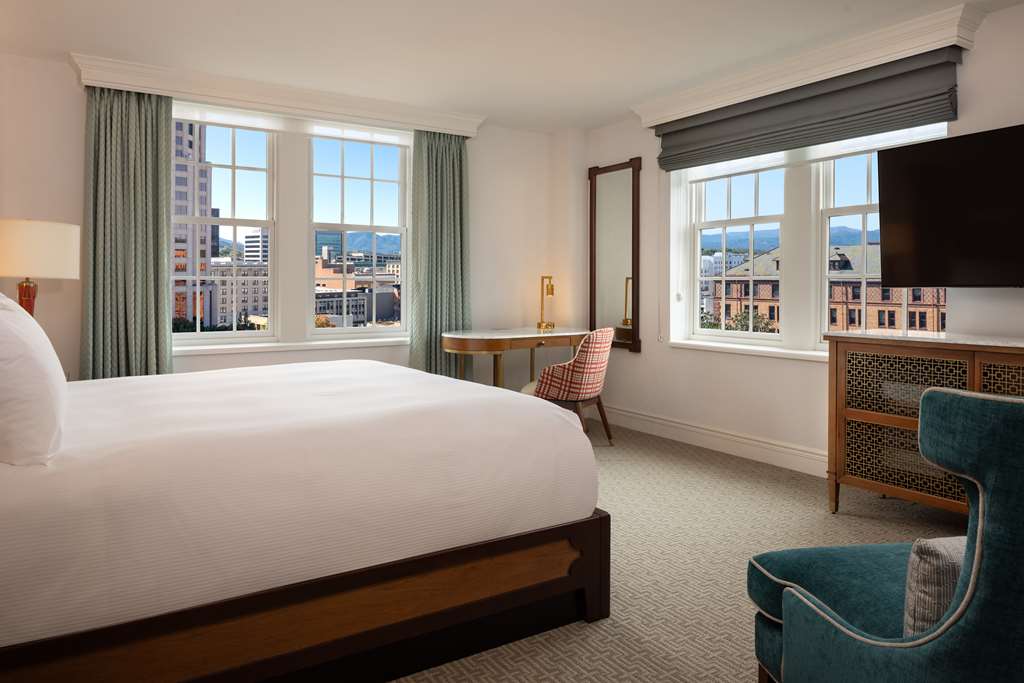 Фото Hotel Roanoke & Conference Ctr, Curio Collection by Hilton