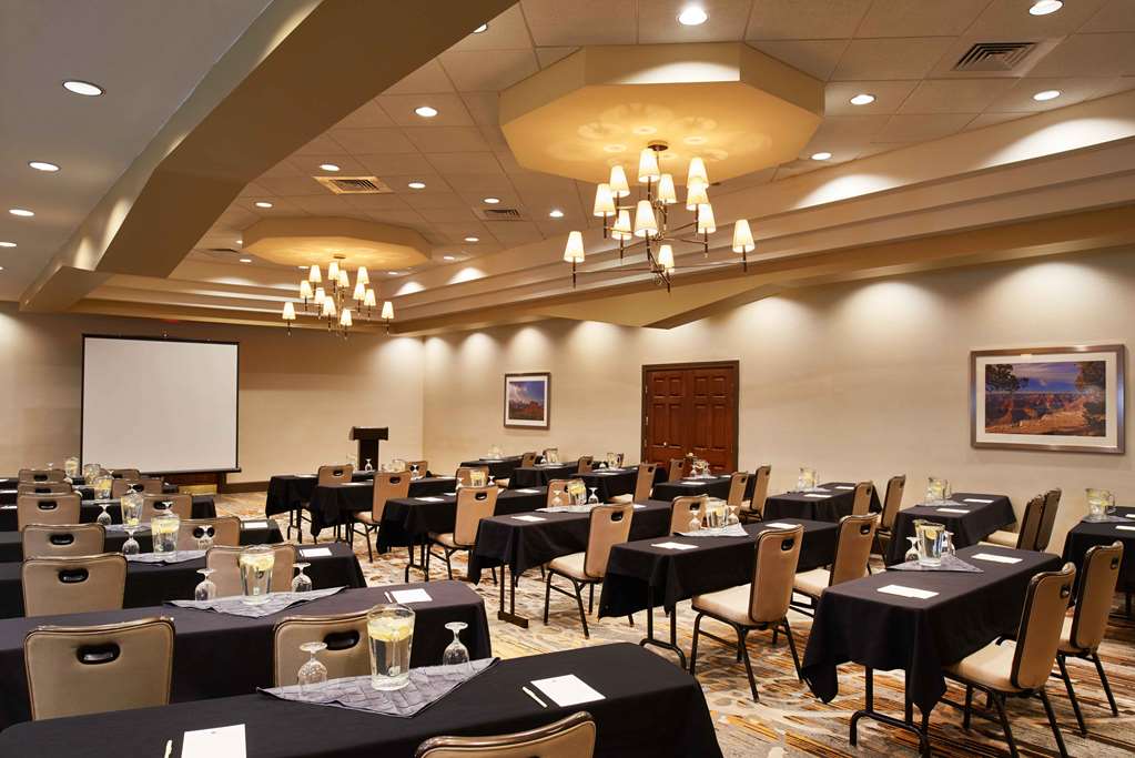 Фото DoubleTree by Hilton Hotel Flagstaff