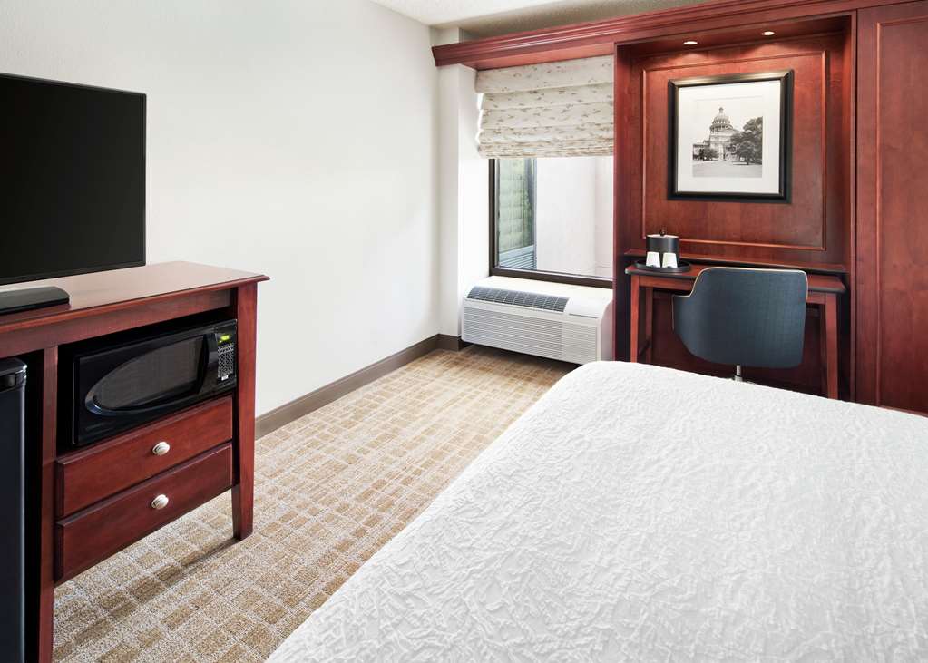 Фото Hampton Inn Austin North @ i - 35 & Hwy 183