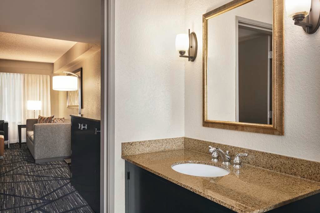 Фото Embassy Suites by Hilton Miami International Airport