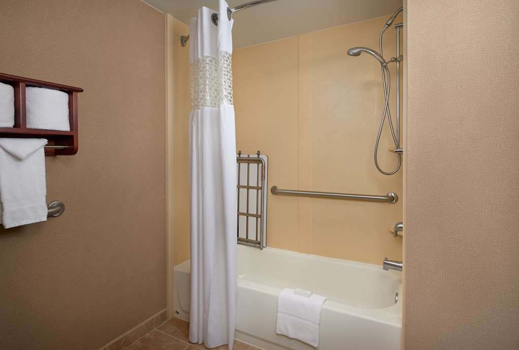 Фото Hampton Inn Ann Arbor-South