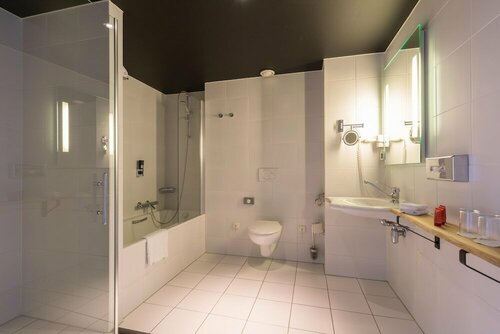 Гостиница Leonardo Hotel Almere City Center в Флеволанде