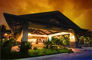 Гостиница Waterfront Insular Hotel Davao