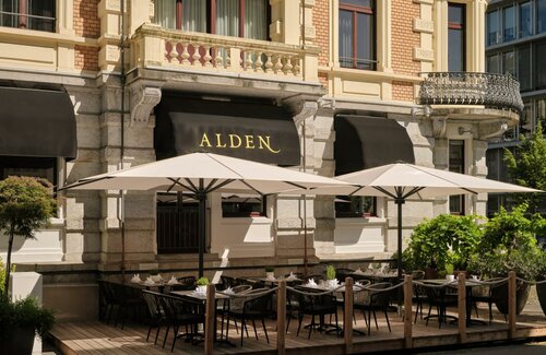 Гостиница Alden Suite Hotel Splügenschloss Zurich в Цюрихе