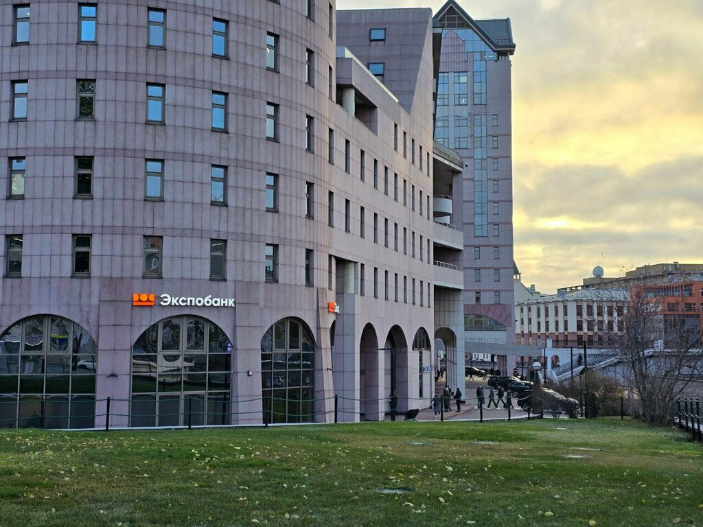 здание Экспобанка в Москве, фазон, современная архитектура