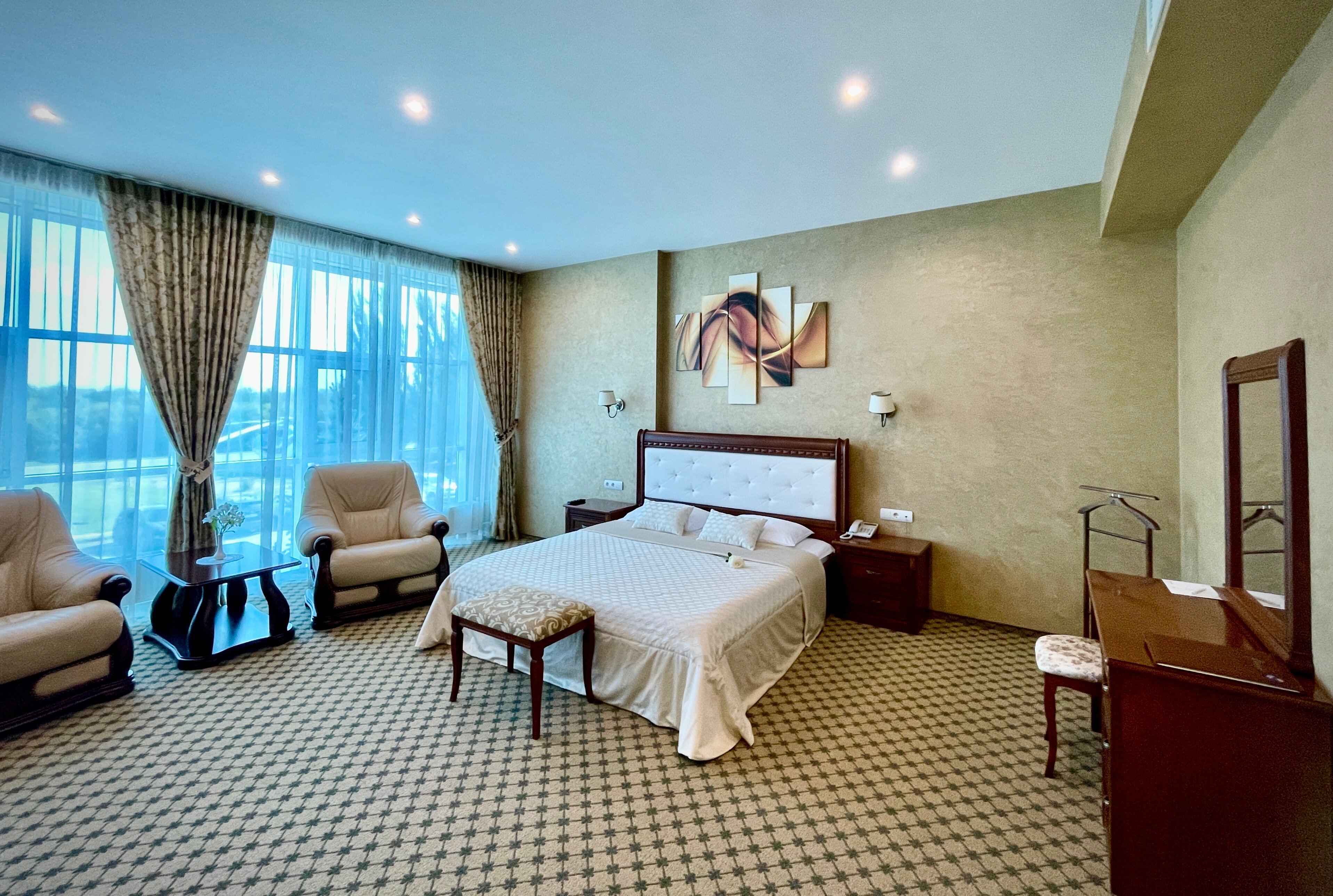 Фото отеля 2