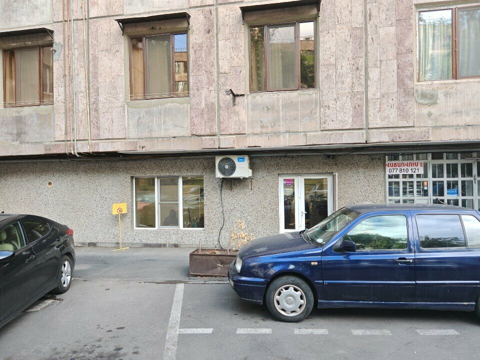 Tailor Makkka couture, Yerevan, photo