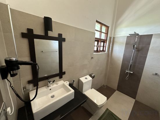 Фото Serene Park Hotel