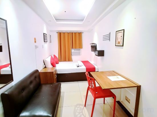 Фото Makati Poblacion Hotel