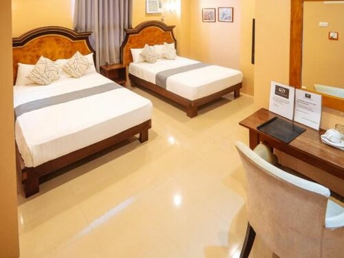 Гостиница RedDoorz Plus @ Hotel Platinum Occidental Mindoro в Провинции Западный Миндоро