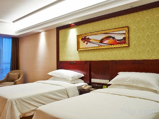 Фото Vienna International Hotel