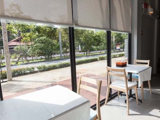 Фото Siam Stadium Hostel