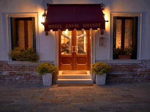 Внешний вид отеля Hotel Canal Grande в Венеции, фото 5