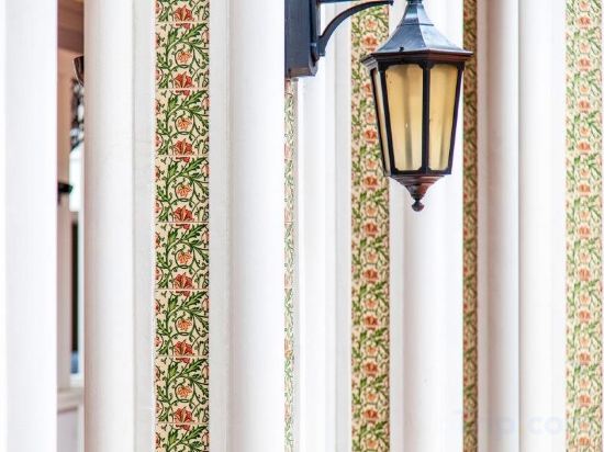 Фото Village Hotel Albert Court by Far East Hospitality