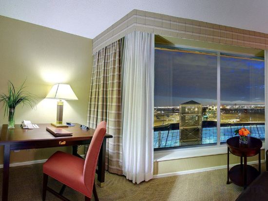 Фото Sheraton Gateway Hotel In Toronto International Airport