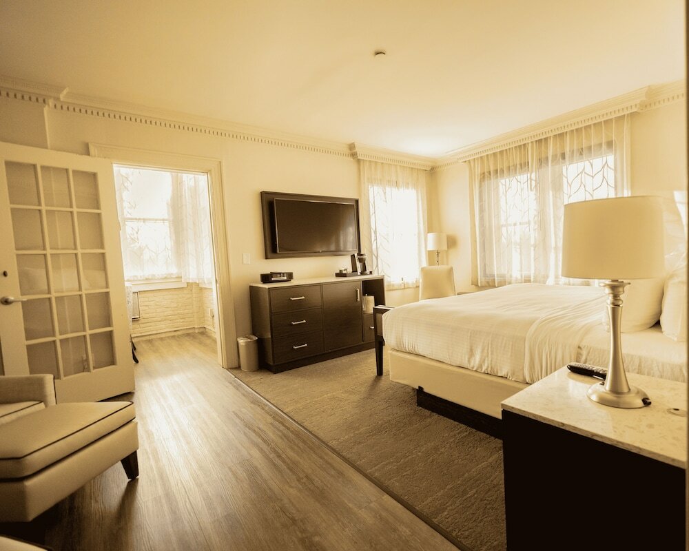 Фото The Grand Summit Hotel