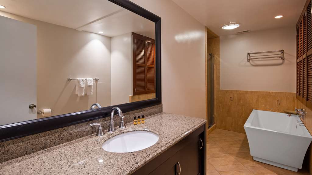 Фото Best Western Plus Coastline Inn