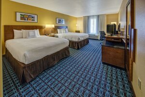 Гостиница Fairfield Inn & Suites by Marriott Near Universal Orlando