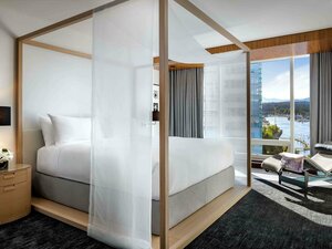 Гостиница Fairmont Pacific Rim