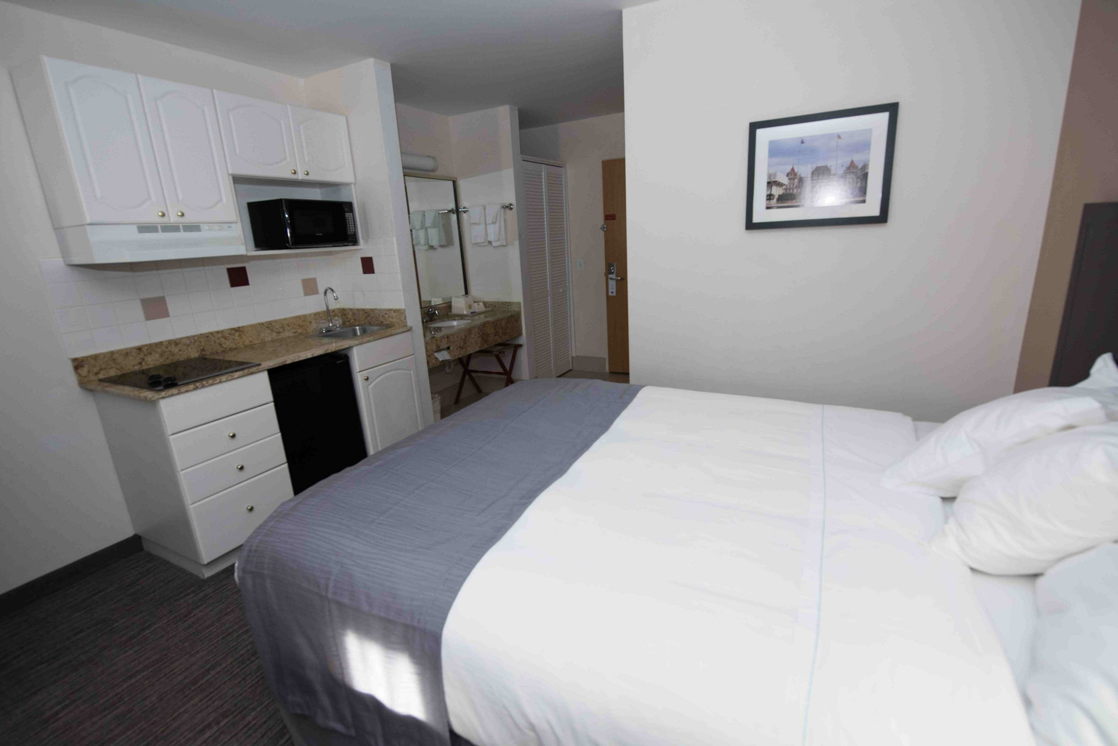 Фото Best Western New Baltimore Inn