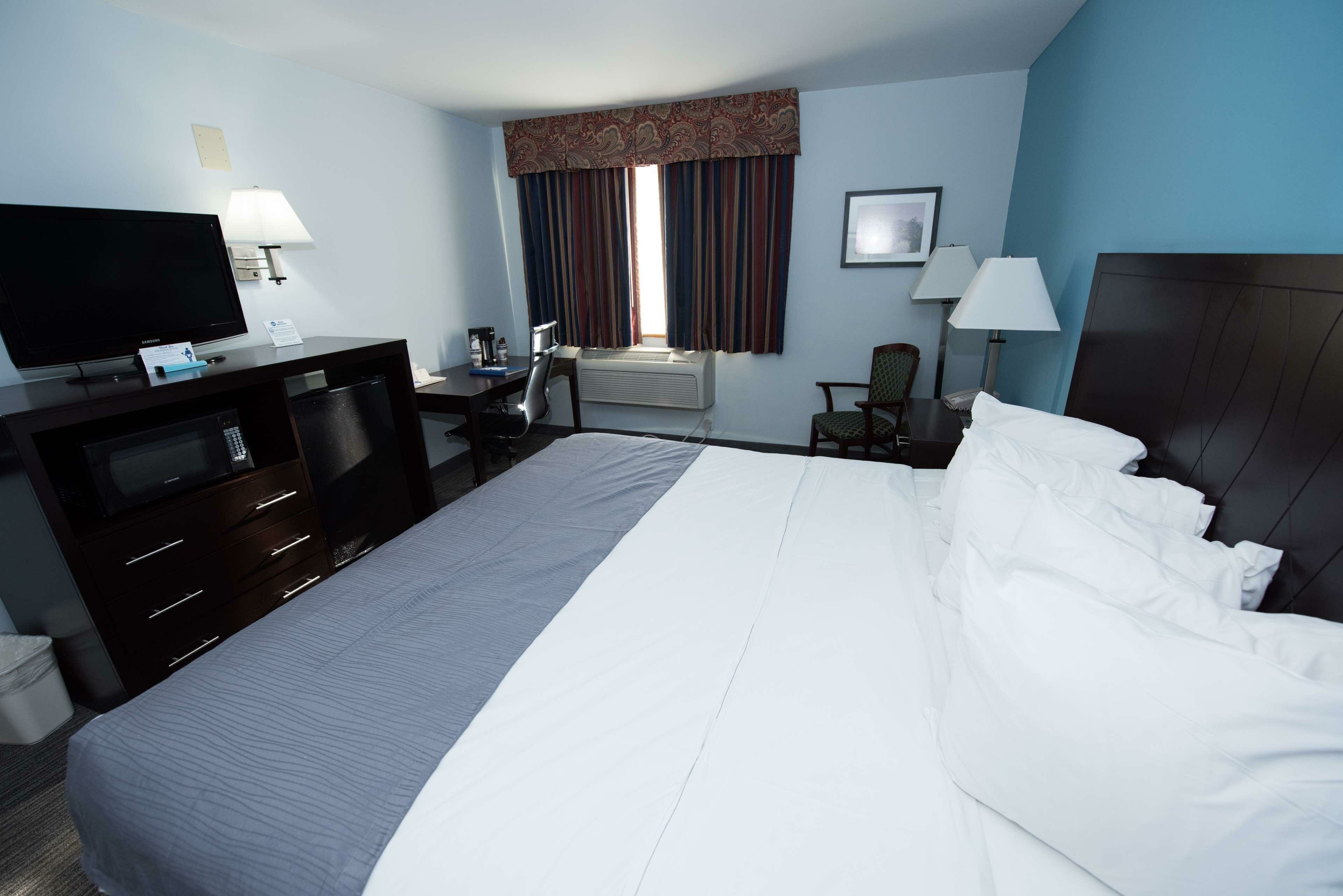 Фото Best Western New Baltimore Inn
