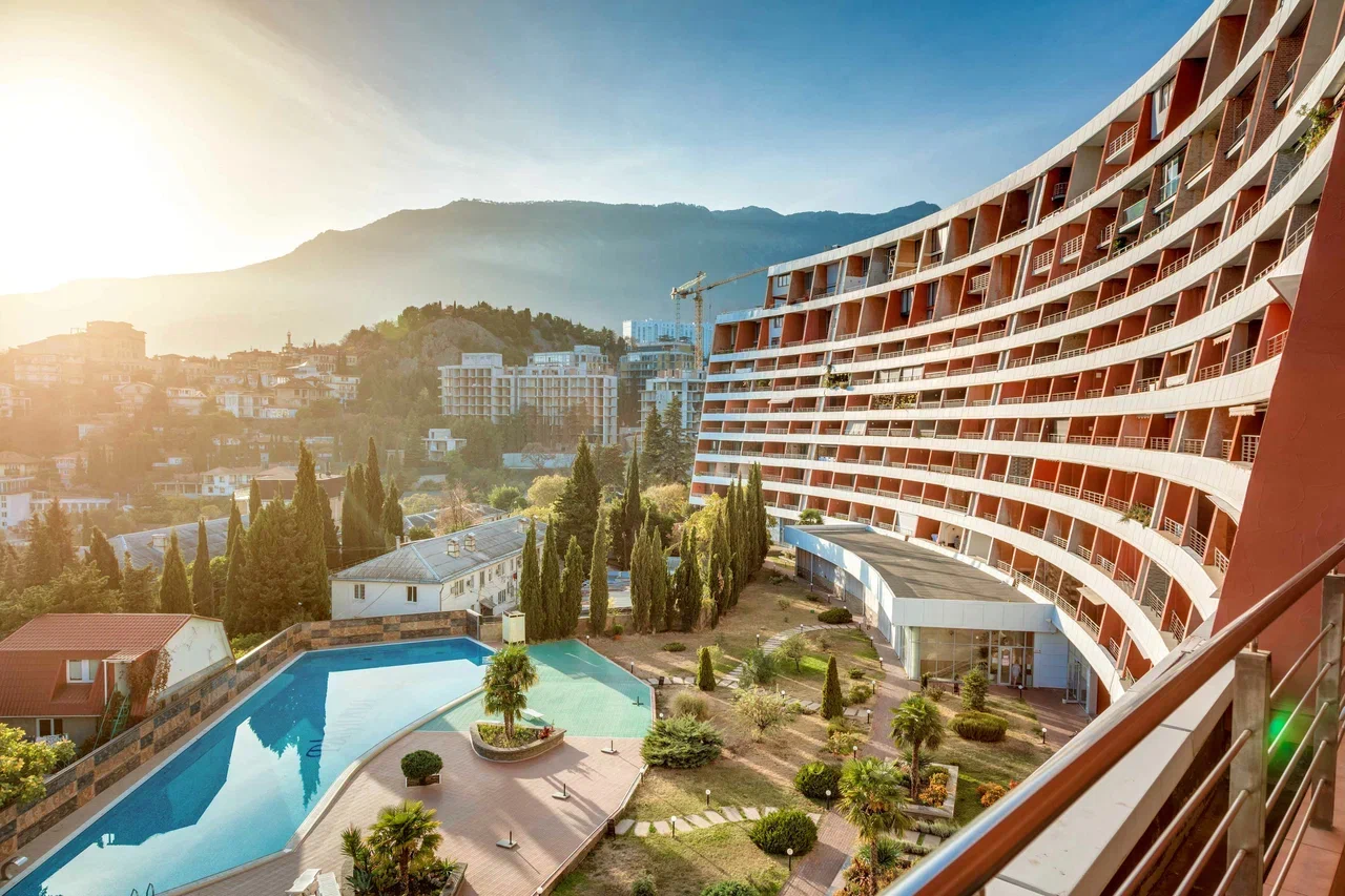 Фото Фамилия Делюкс