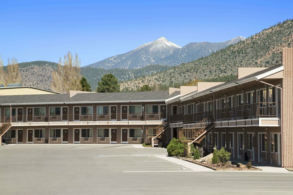 Hotel Travelodge by Wyndham Flagstaff Near I-40, Flagstaff, photo