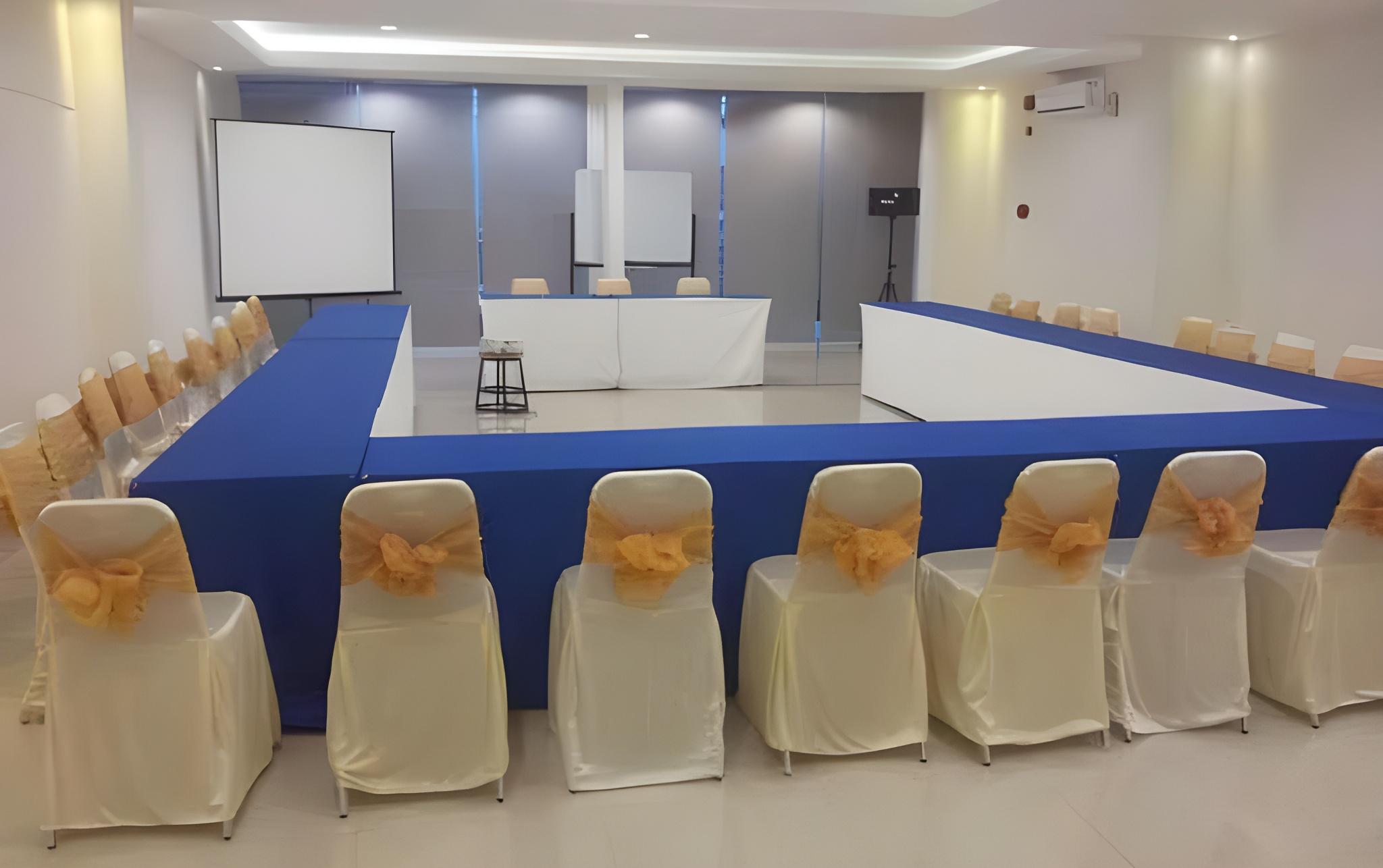 Фото Hotel Bliss Soetta Semarang