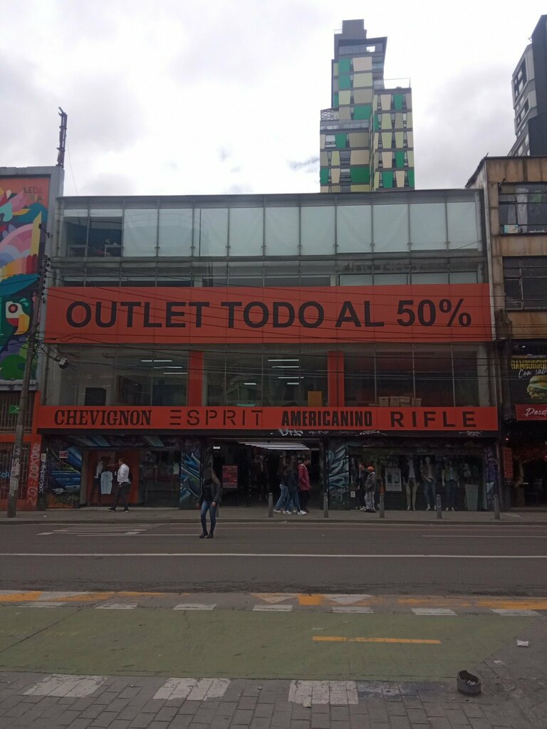 Clothing store Outlet Todo Al 50, Bogota, photo