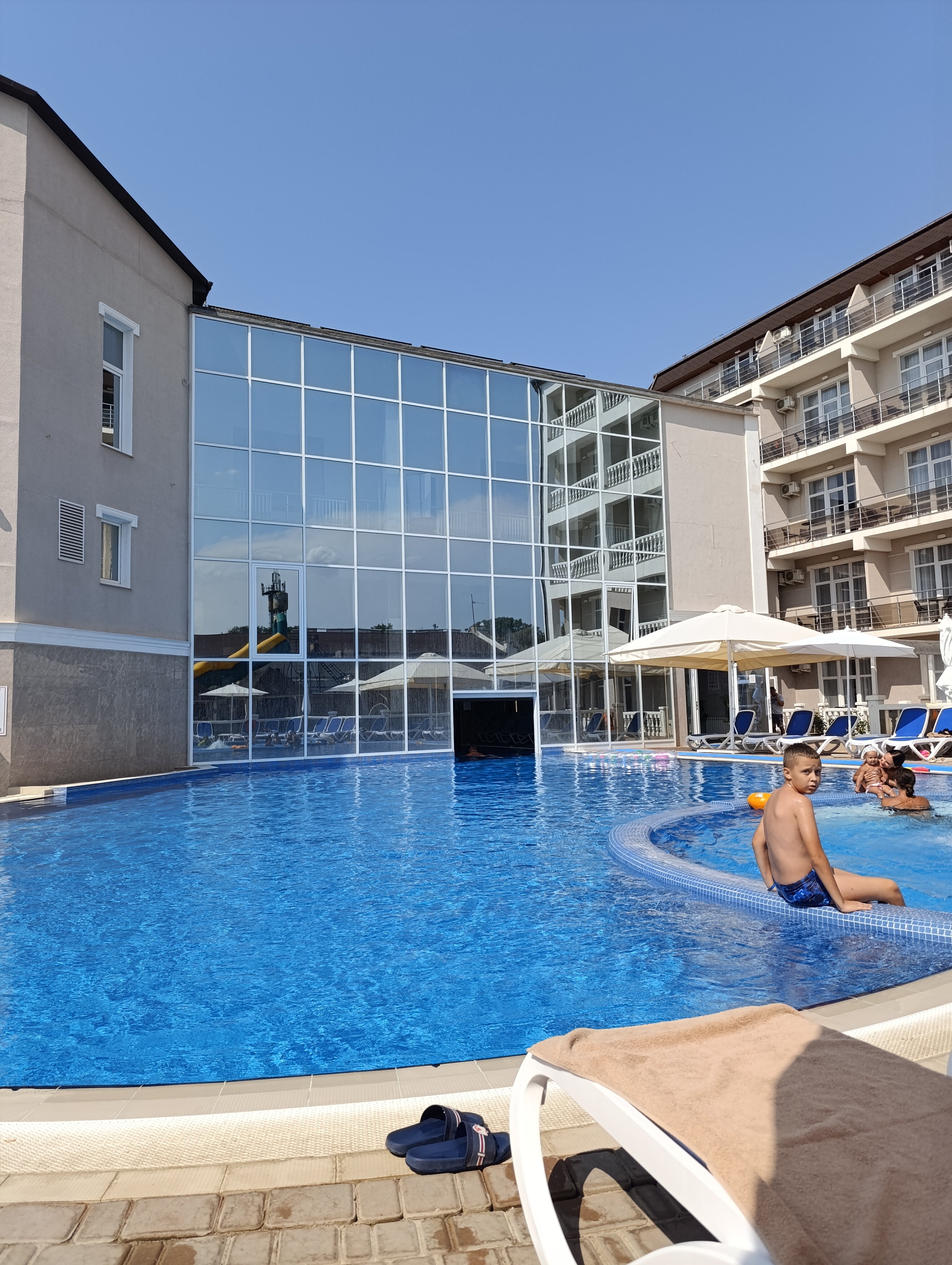 Фото отеля 1