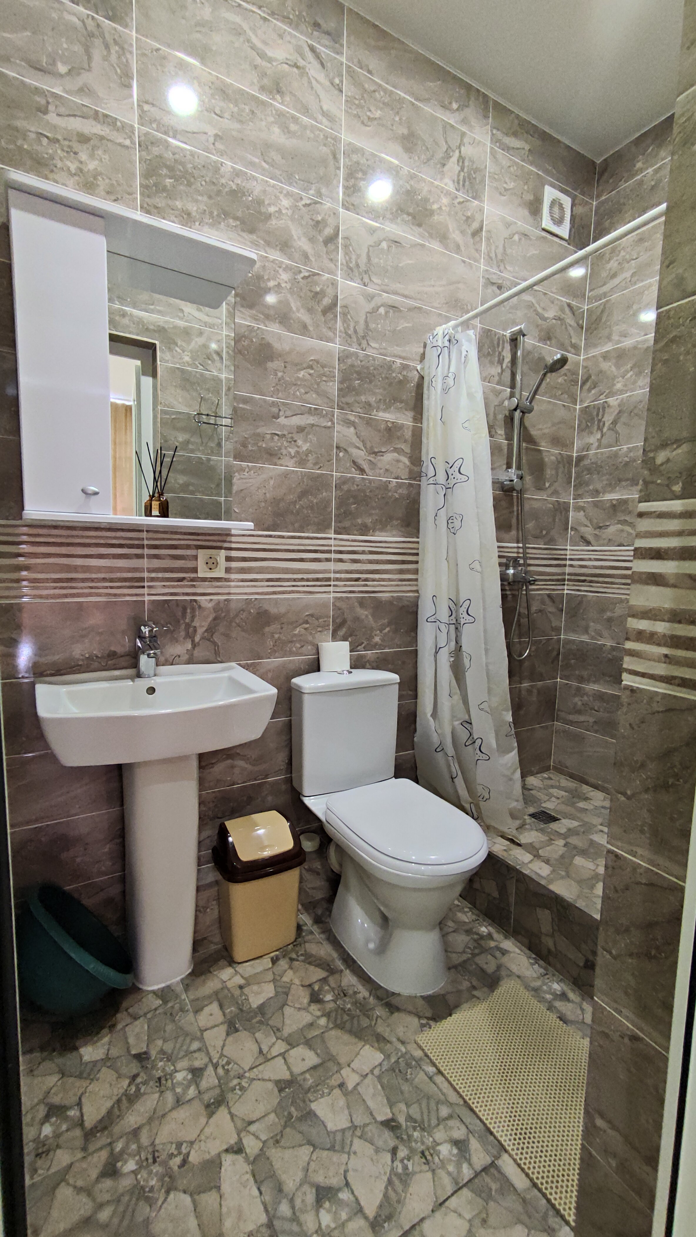 Фото Лазуриус