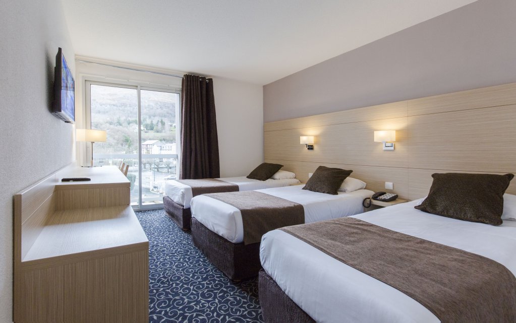 Фото Mediterranee Hotel