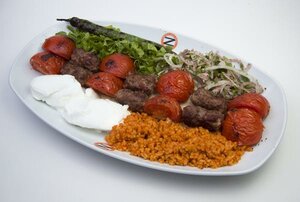 Köfteci Zeki Usta (Korutürk Mh. Mithatpaşa Cd. No:263/B, Balçova, İzmir), restoran  Balçova'dan