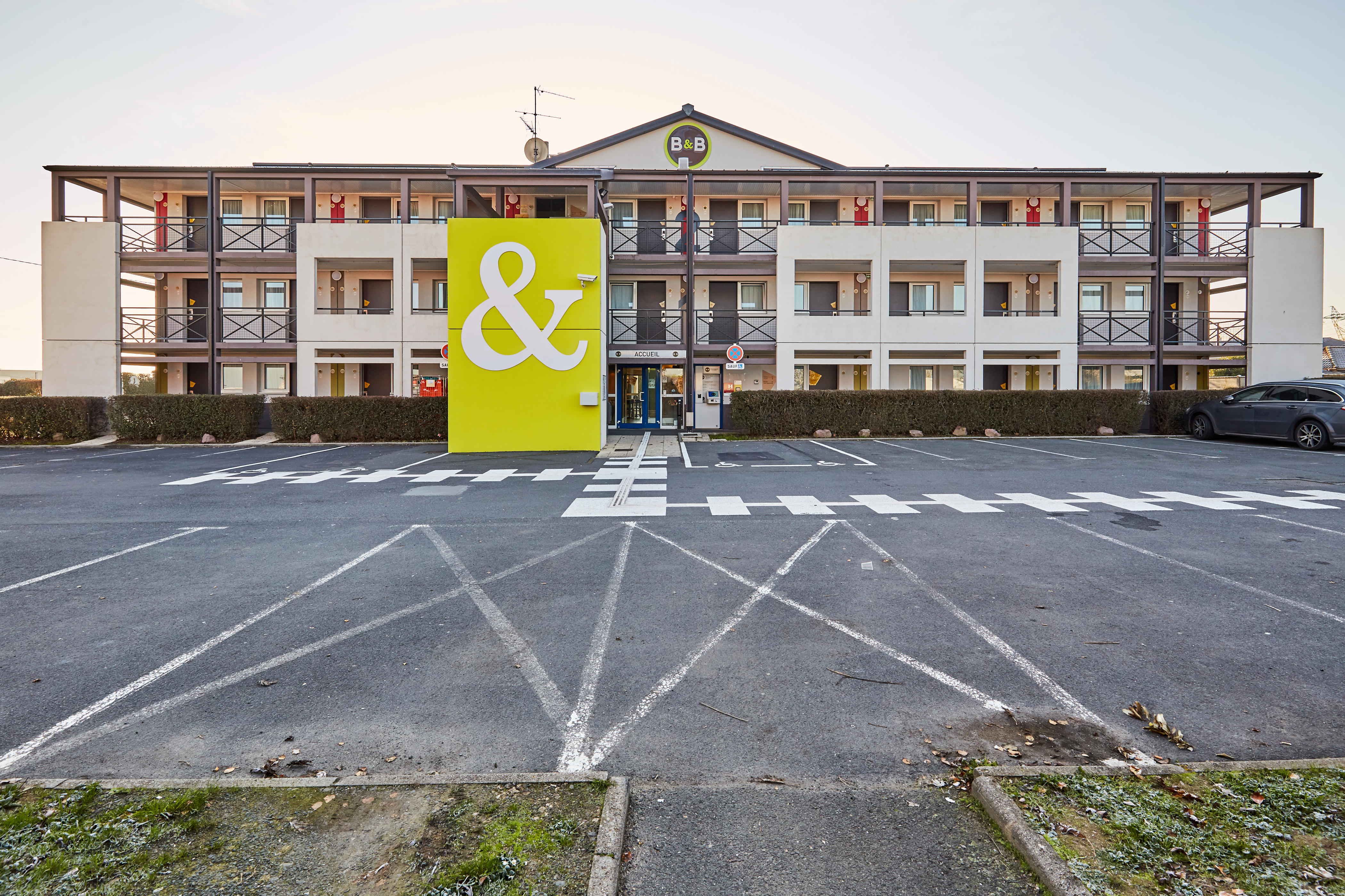 Фото B&b Hotel Caen Sud