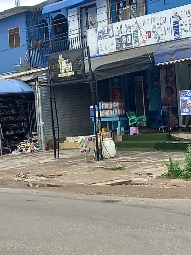 Clothing store Magbbo Collections, Accra, photo