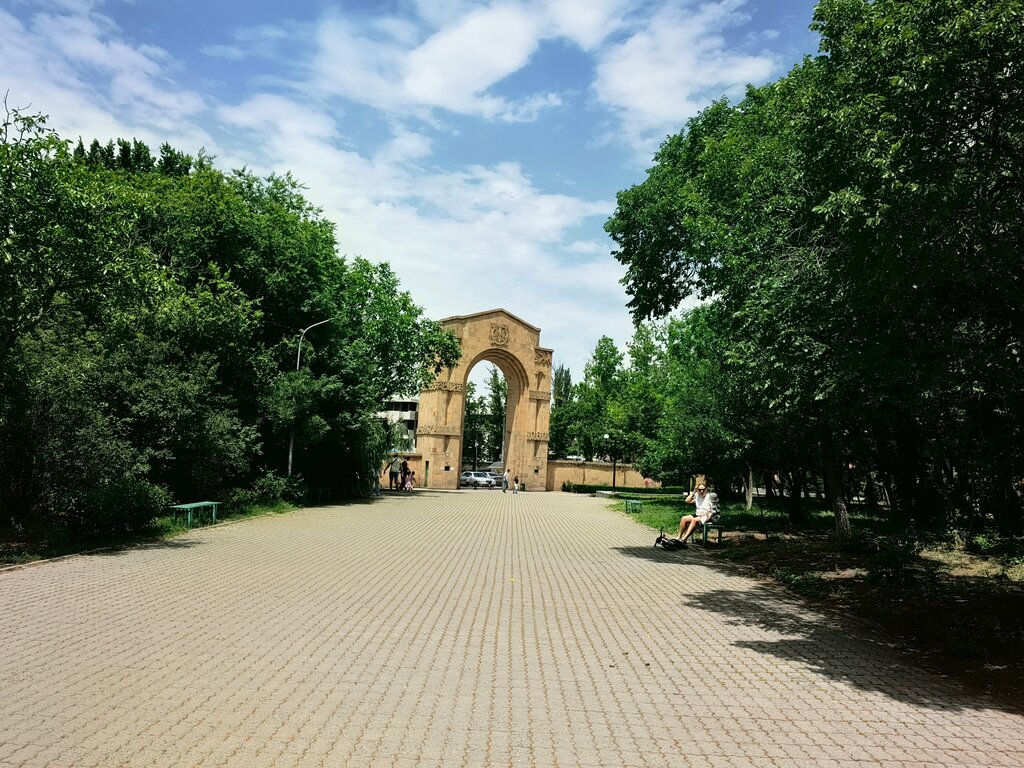 معلم جذب سياحي Avenue of khachkars ، يريفان، صورة