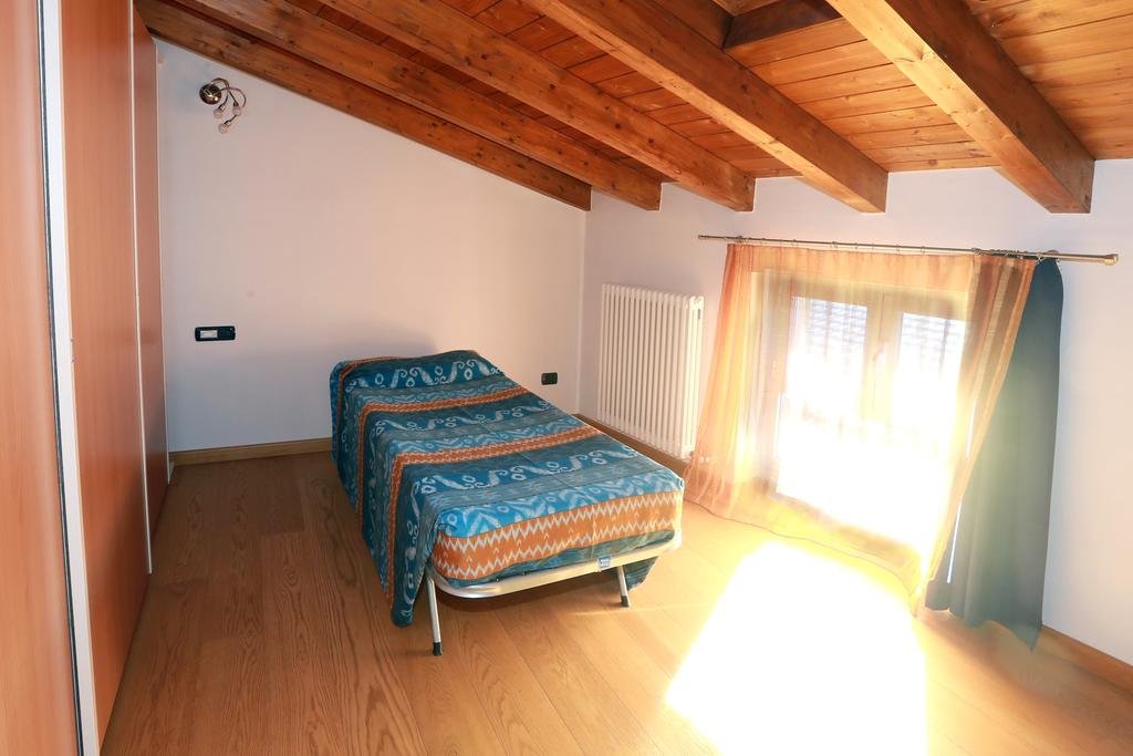 Фото The Lake Apartment