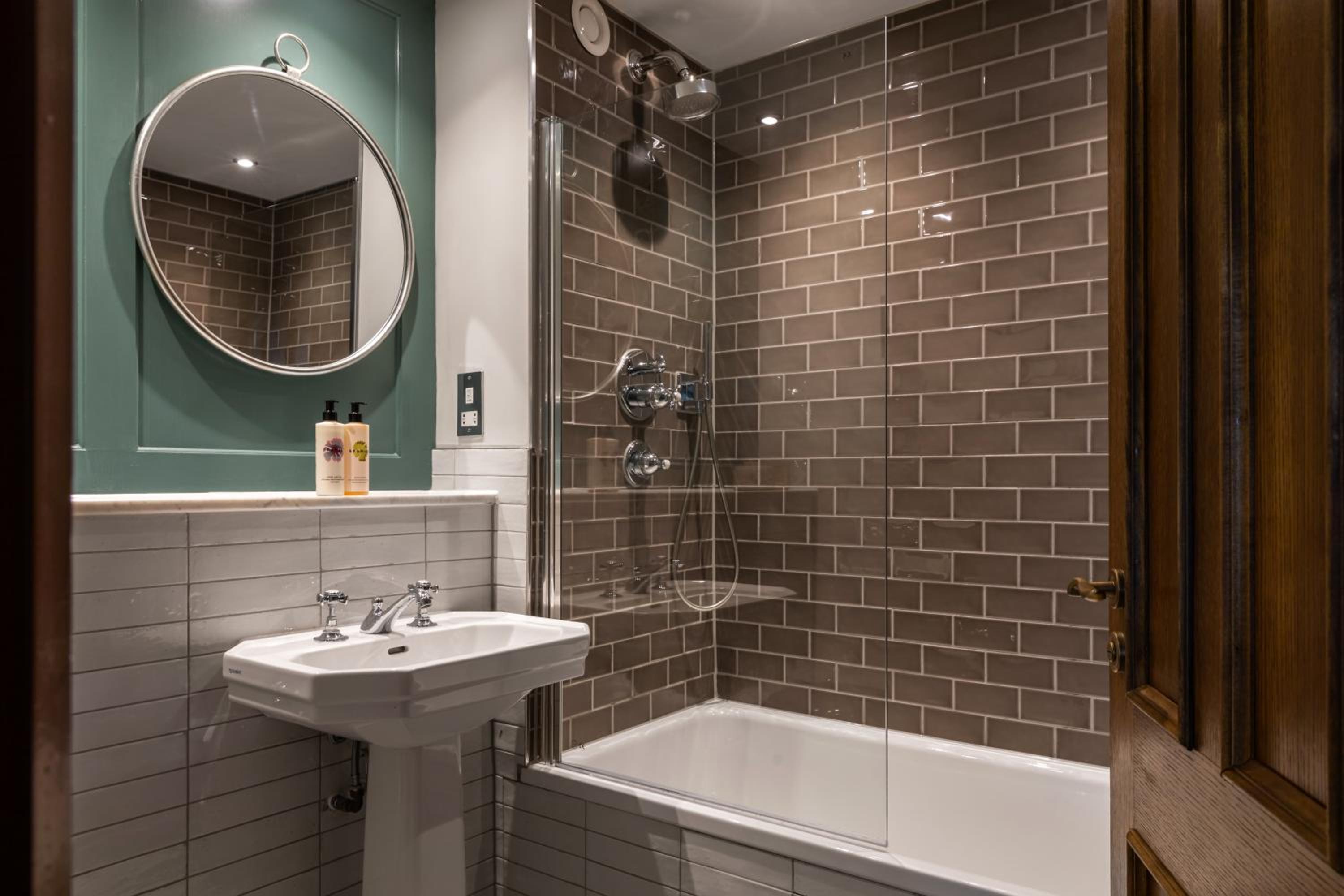 Фото The Coach & Horses