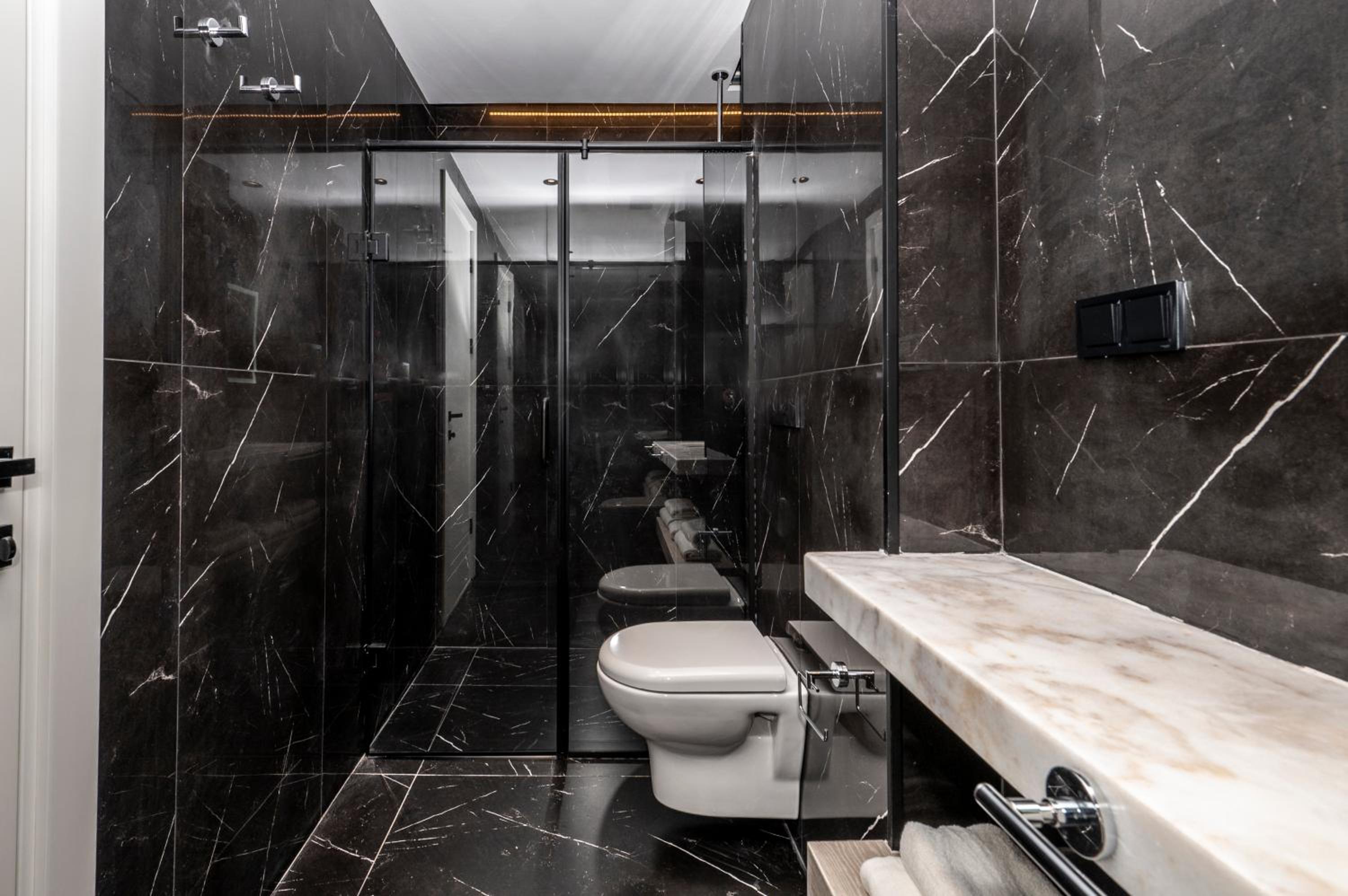 Фото The Grandeur Hotel