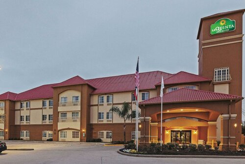 Гостиница La Quinta Inn & Suites by Wyndham Houston Hobby Airport