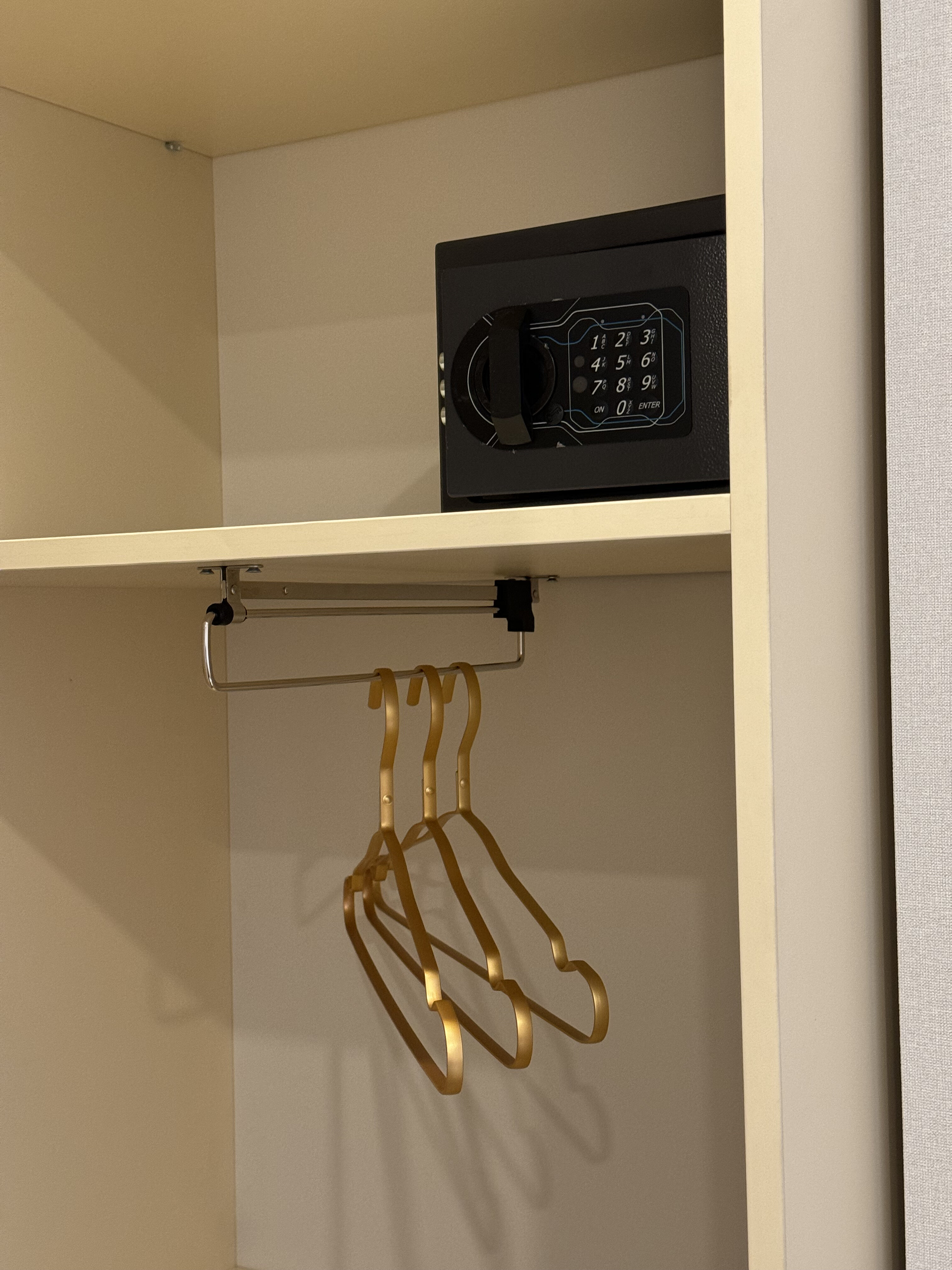 Фото Mirum hotel