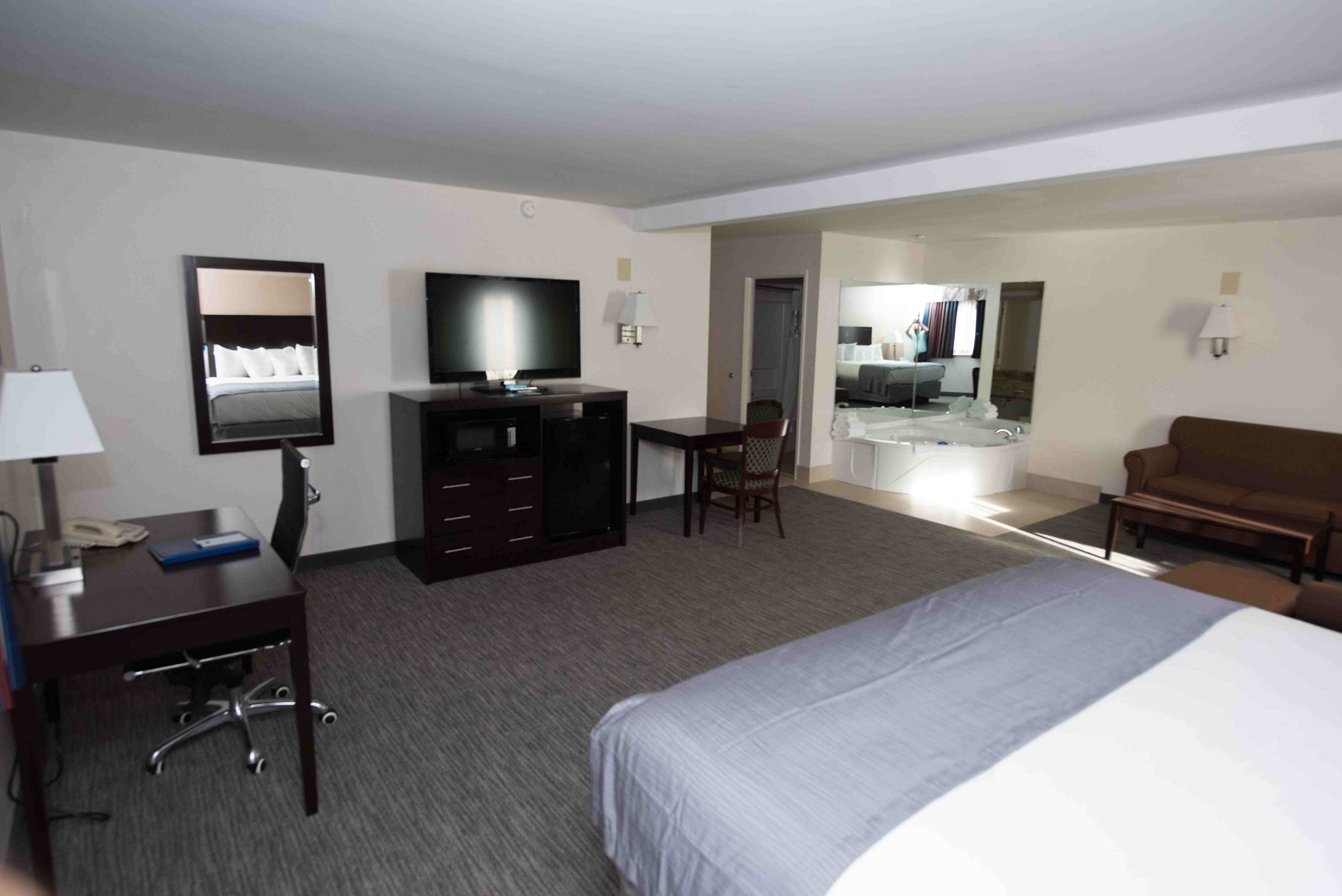 Фото Best Western New Baltimore Inn