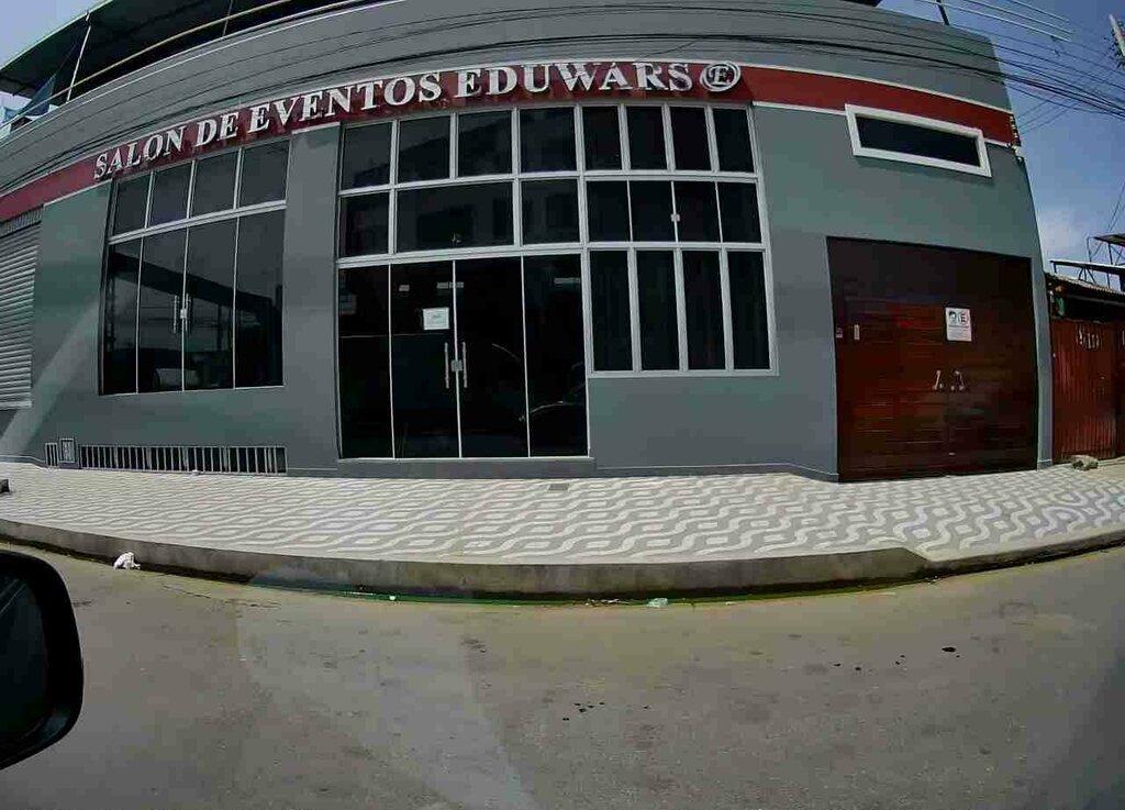 Presenters and event hosts Eduwards, Cochabamba, photo