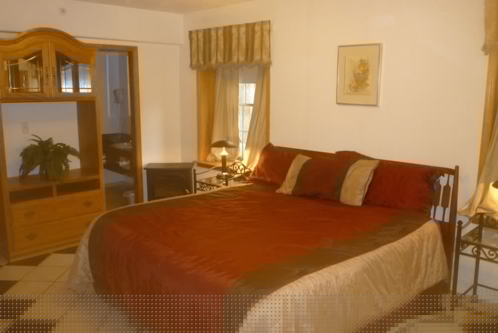 Фото 7 Gables Inn & Suites