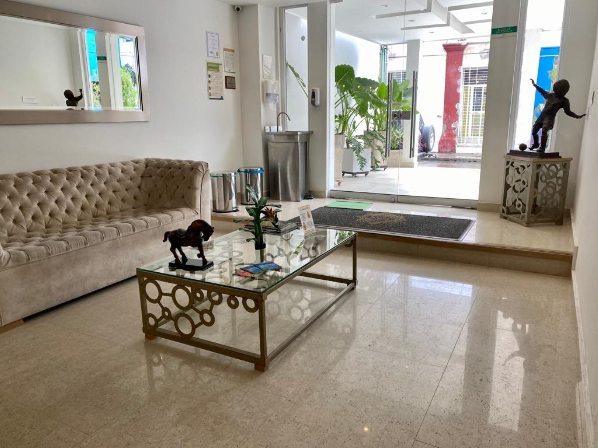 Фото Hotel 1525 by Geh Suites