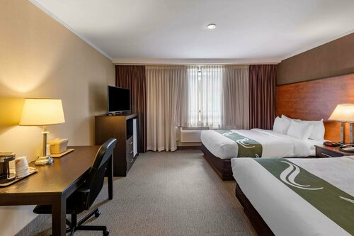 Гостиница Quality Inn Toronto Airport